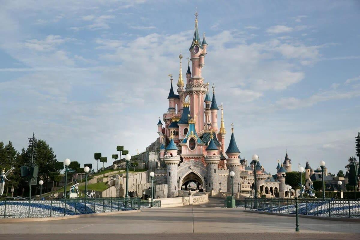 Appart'Hotel Disneyland Dream Close & Safe Монтеврен Екстериор снимка